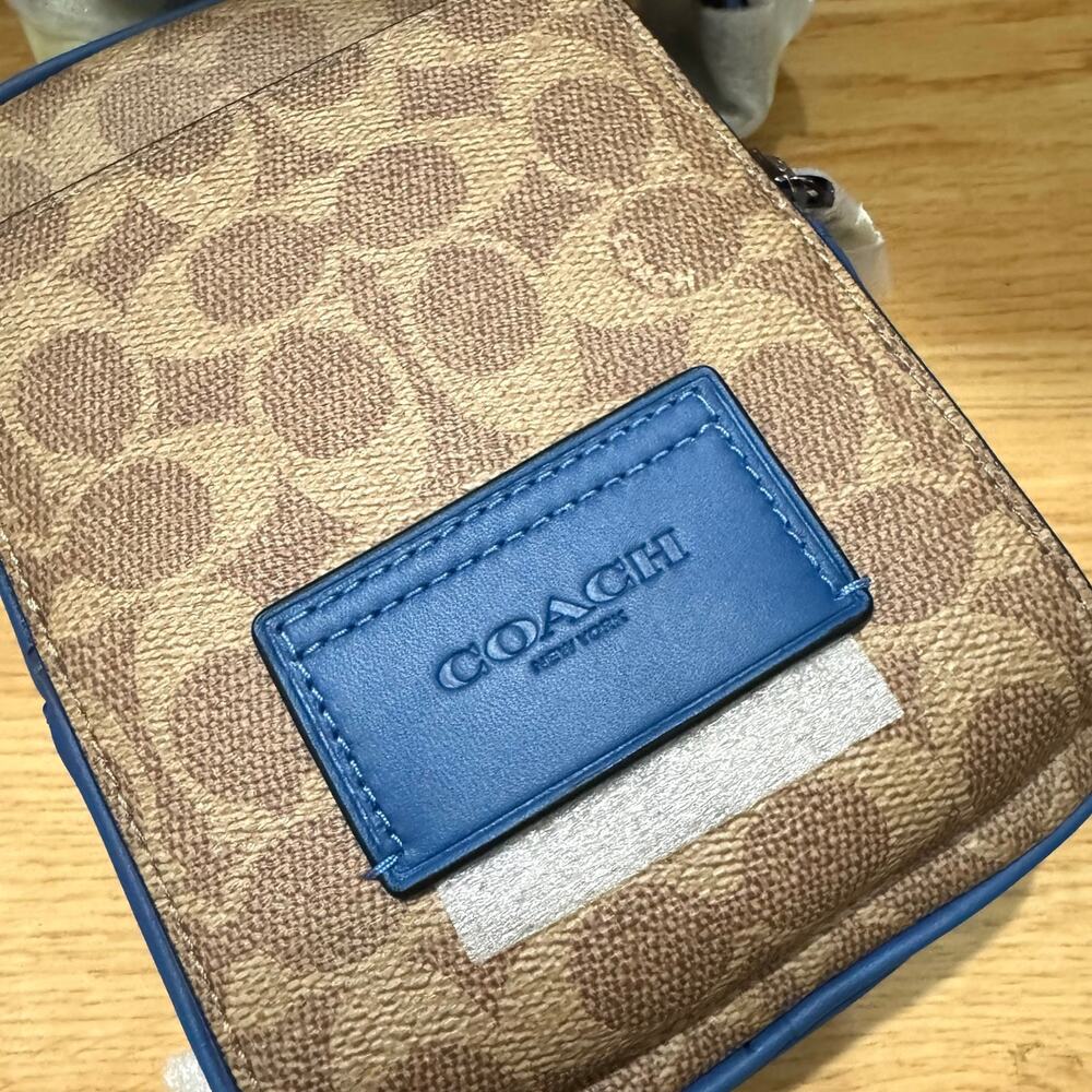 ❤️ Coach Racer Sling Pack Tan/Blue - Picture 10 of 12